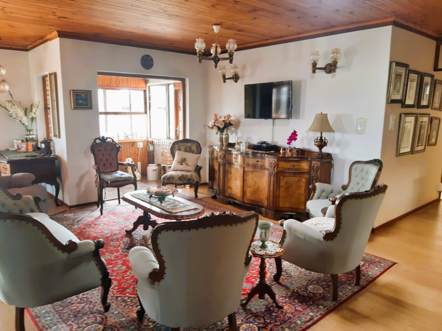 6 Bedroom Property for Sale in Paradise Beach Eastern Cape
